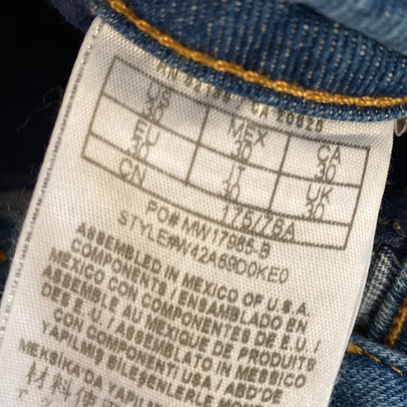 Guess bootcut jeans with lace insert, US size 30 petite lenth - Picture 4 of 7